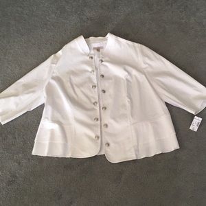 Jacket with sliver buttons